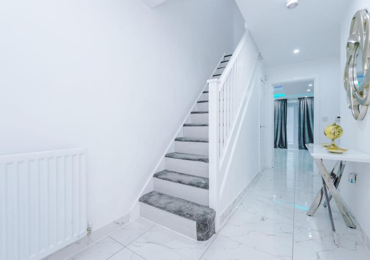 Luxury 3 Bedroom House Close To Manchester Center Exterior foto