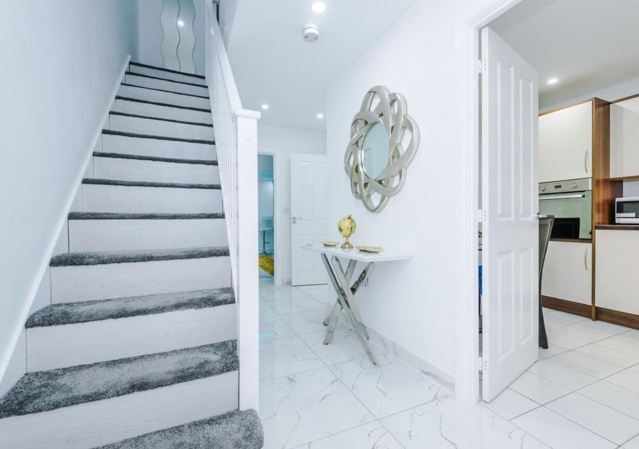 Luxury 3 Bedroom House Close To Manchester Center Exterior foto