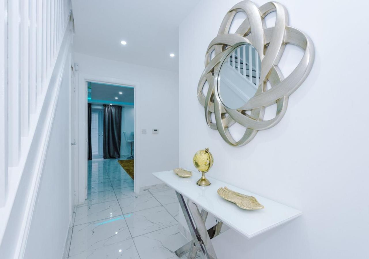 Luxury 3 Bedroom House Close To Manchester Center Exterior foto